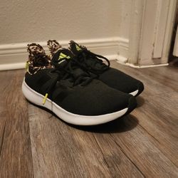 Woman's Adidas Black And Leopard Print Sho Size 8.5