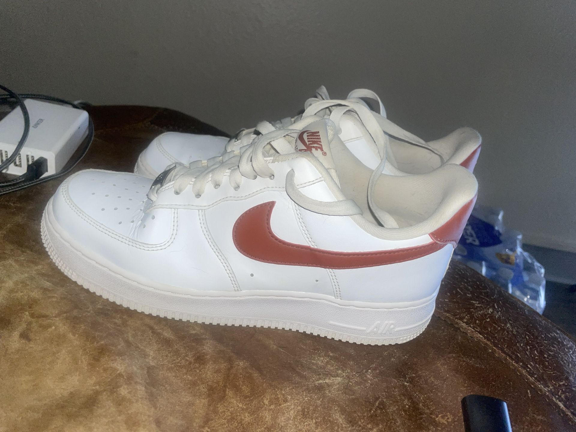 Woman’s Nike A1s 9.5