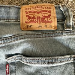 4 Different pairs of Levi's jeans each are 28:30 $15 per pair but if interested in all I can do $45