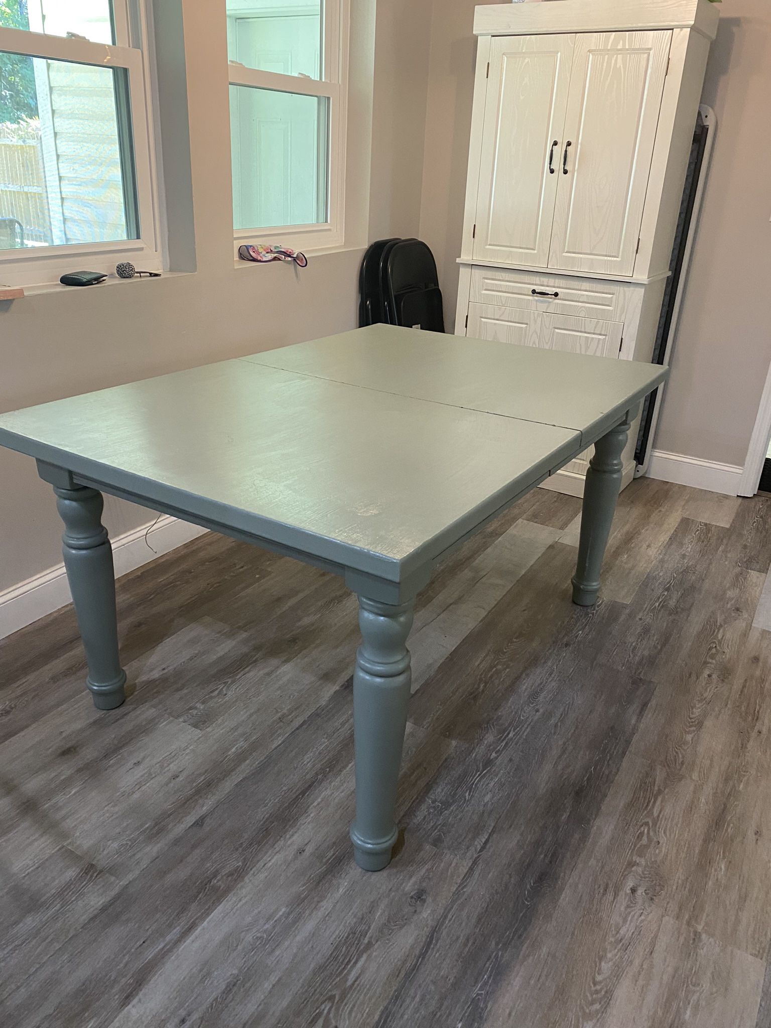 Dining Room Table 