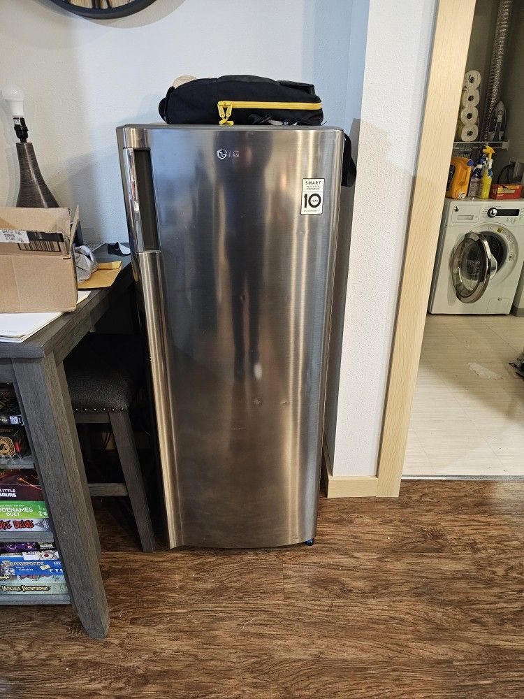 5.8 cubic Foot Single Door Freezer LG
