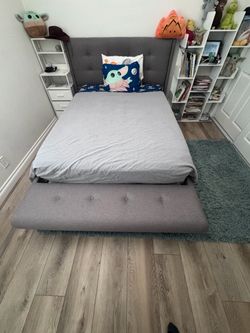 Full size bed