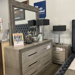 Wonderful Dresser Mirror Nightstand 🙌🏼🤎$899