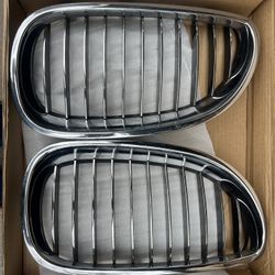 04-10 BMW E60 Oem Hood Grill