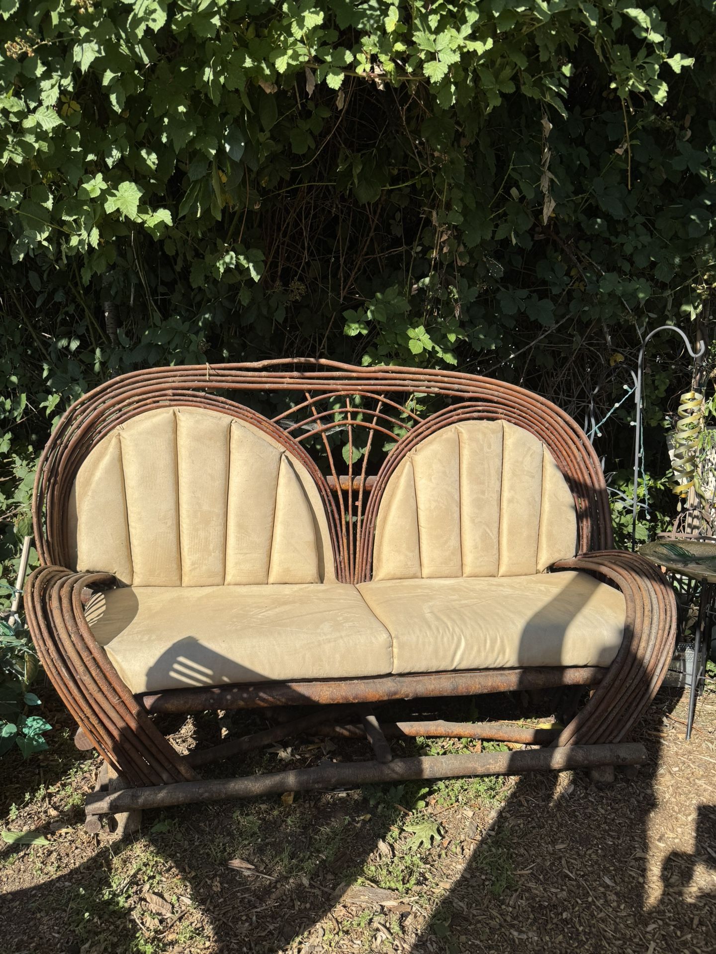 Bent Willow Loveseat