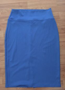 Large fitted blue pencil skirt