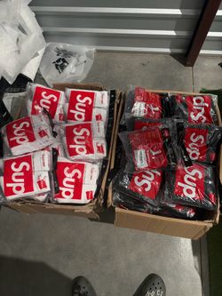 Supreme socks
