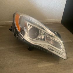 2014 + Buick Regal Rh Headlight 