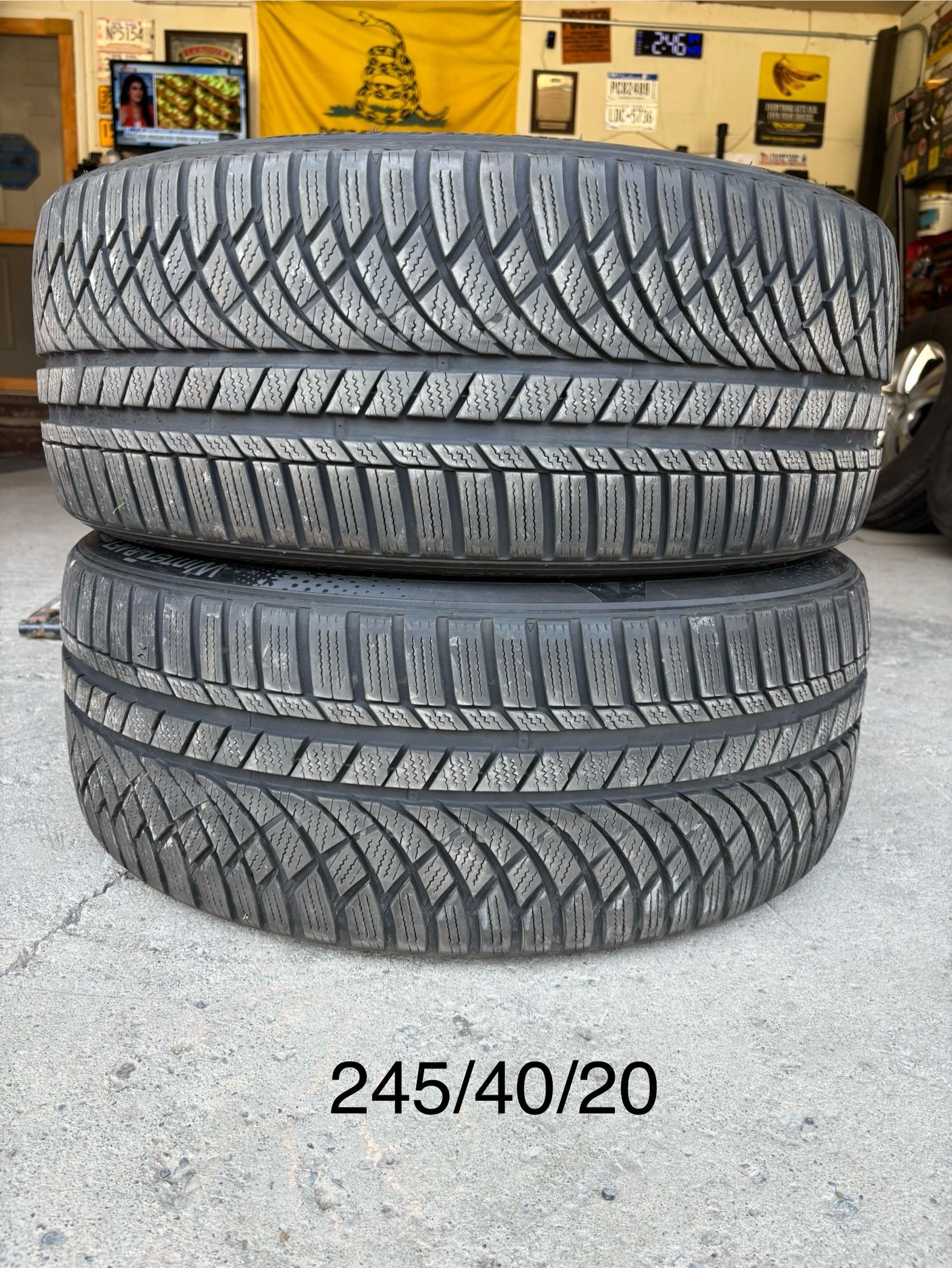 (2) - 245/40/20 Kumho Wintercraft WP72 Tires