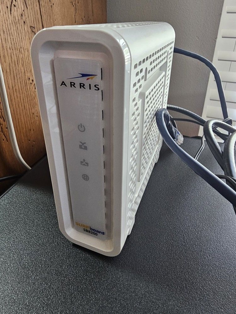 Arris Surfboard SB8200 DOCSIS 3.1 Cable Modem