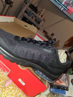 BRAND NEW SZ 11.5 AIRMAX VIGOR!!!