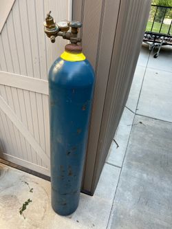 Empty Nitrogen tank with regulator