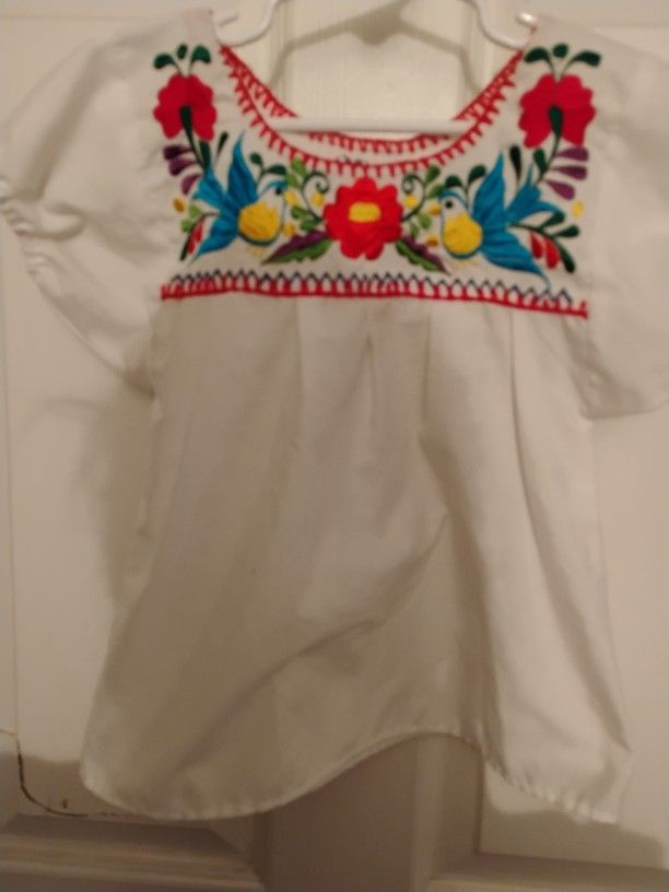 Beautiful Cinco De Mayo Blouse New Size 5/6 Asking $10