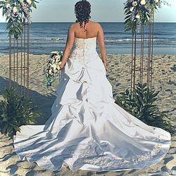 Wedding Dress - New!