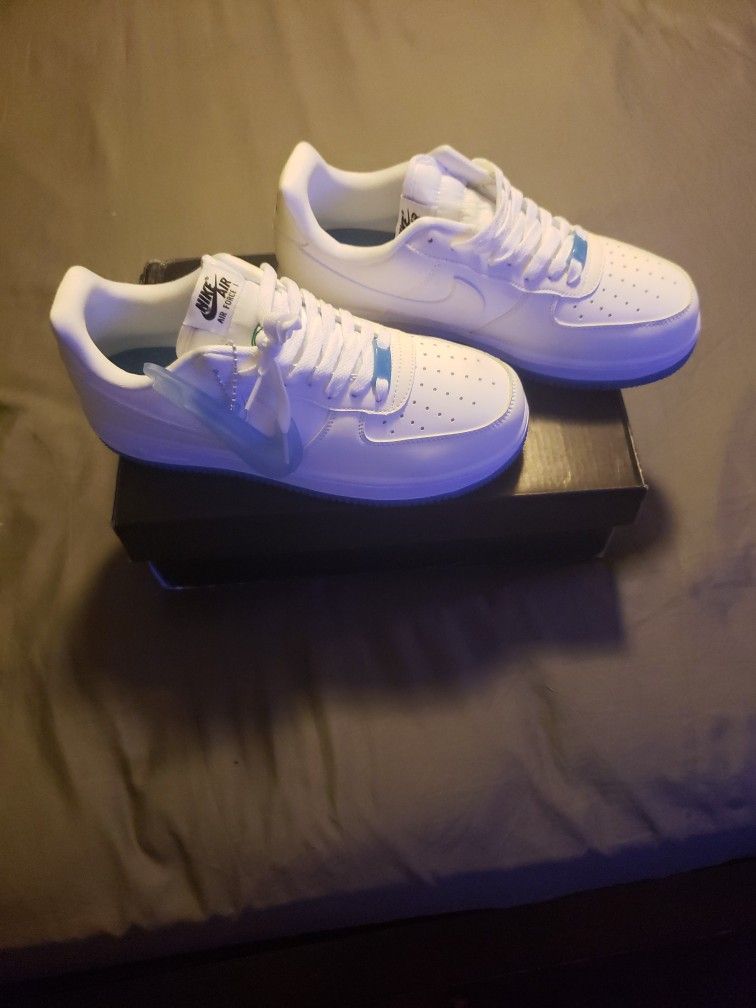 AIR FORCE 1 07 LX PHOTOCHROMIC LOW CUT COLOR CHANGING SNEAKERS

