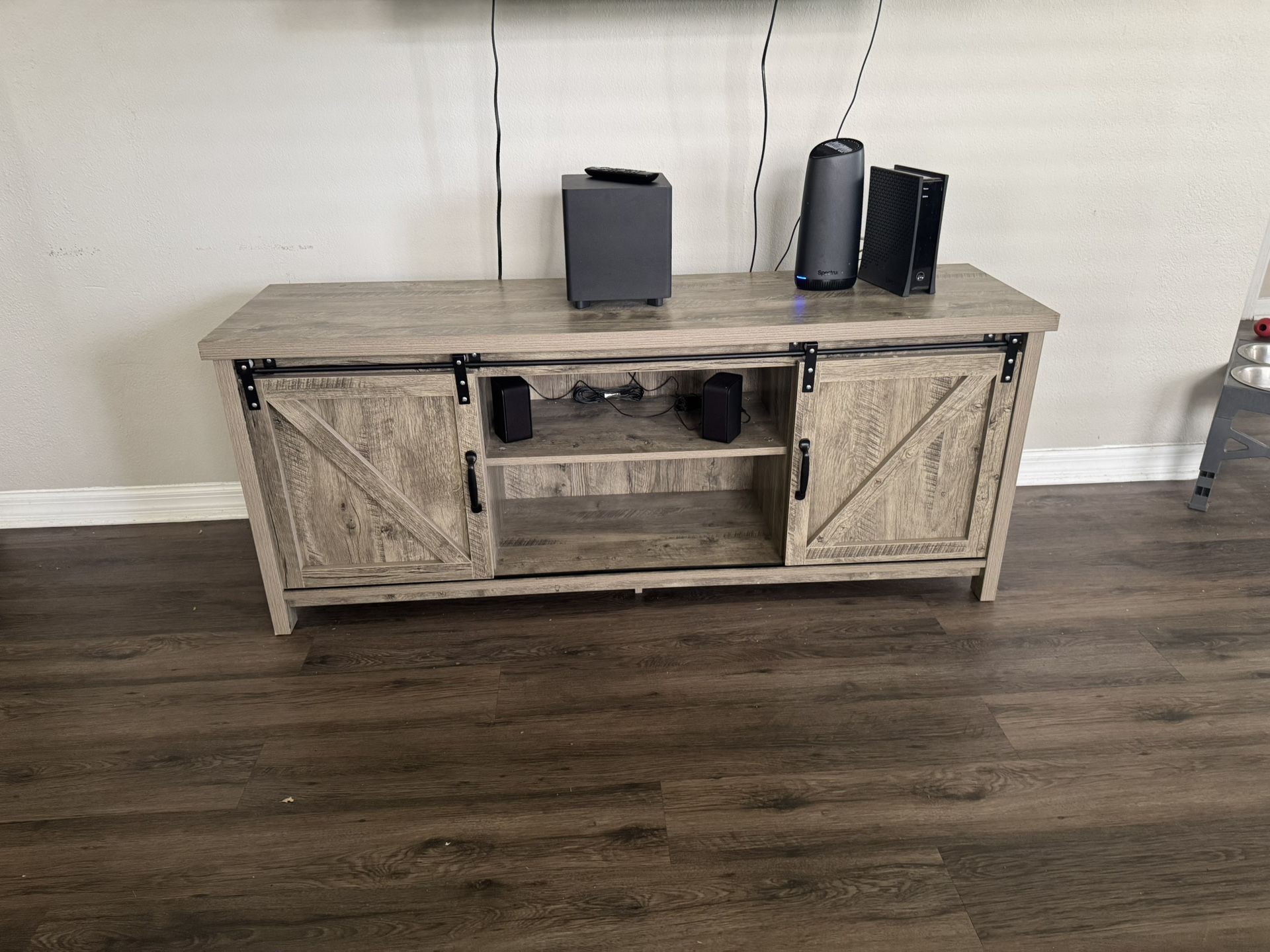 Farmer TV Stand 