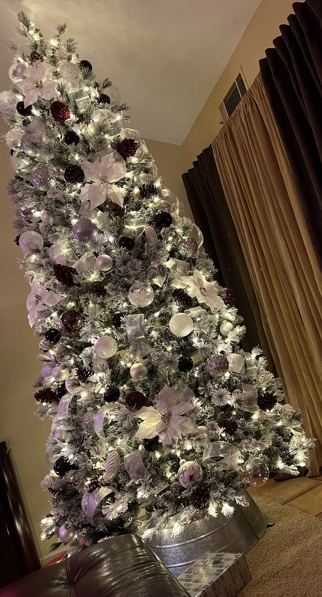 9/10 Ft Lexington Pine LED Pre-lit Tree 