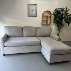 Jhonthan Louis Sectional Sofa