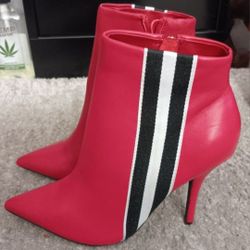 Steve Madden Woman's Sexy Sleek Boots
