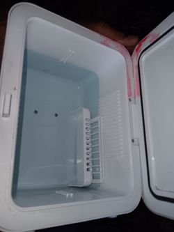 Mini refrigerator