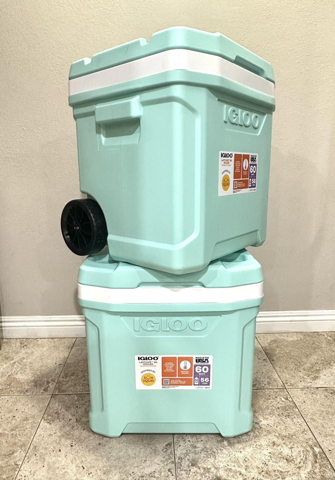 60 QT Rolling Cooler