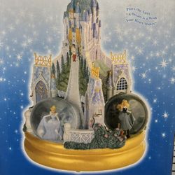 Multi Princess Rotating Snow Globe New In Box