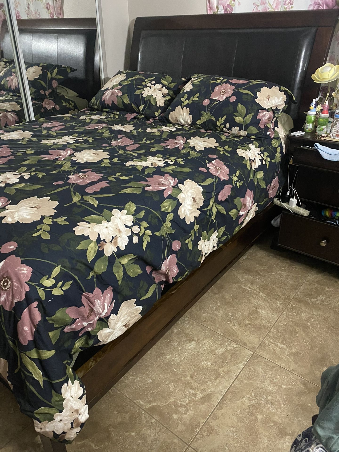 Queen Size Adjustable Bed Frame And Mattress