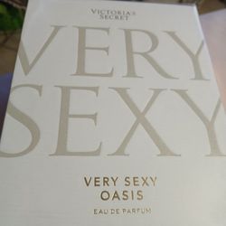 VICTORIA SECRET VERY SEXY OASIS