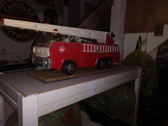 Tonka Toy Fire Truck w/accessories