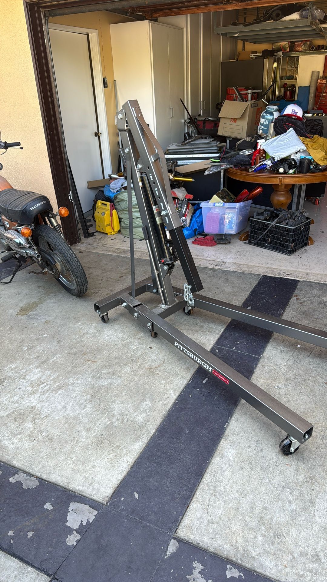 Like New Engine Hoist