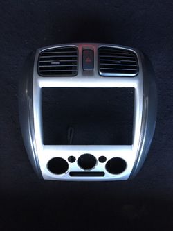 2003 mazda protege 5 radio bezel with vents and hazard button