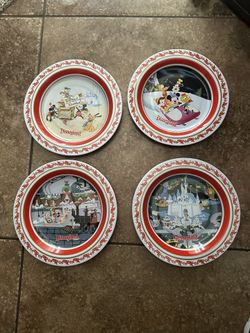 Disneyland Resort Exclusive 2007 Tin Plates Set of 4