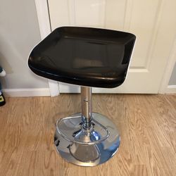 Adjustable bar Stool