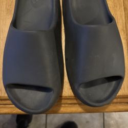 Yeezys Slides