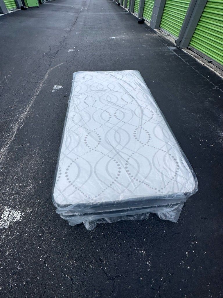 NEW TWIN SIZE SET MATTRESS AND BOX SPRING-2pcs