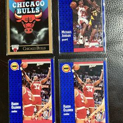 Wow 🤩  !!(4)  Sought after basketball cards from early 90s including Michael Jordan card !