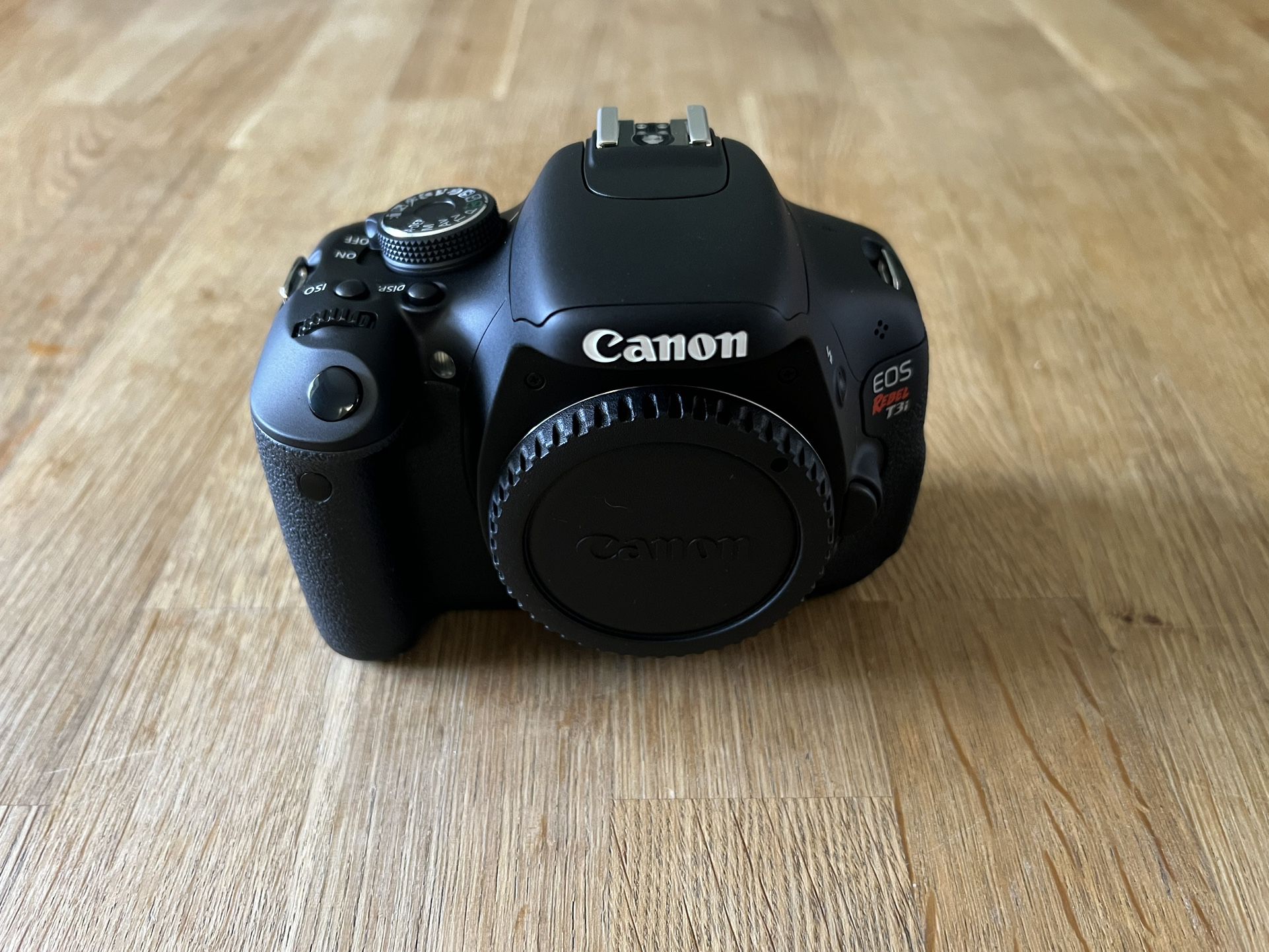 Canon Rebel T3i EOS 600D Camera - New With A Case
