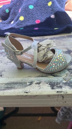 brand new little girl shoes size 10