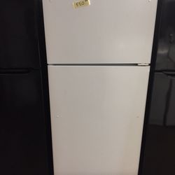 16.6 Cu Ft. Top Freezer Refrigerator 28”