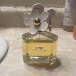 Daisy Mark Jacobs perfume
