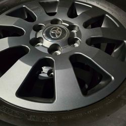 4 TOYOTA TUNDRA RIMS&TIRES 18" $850