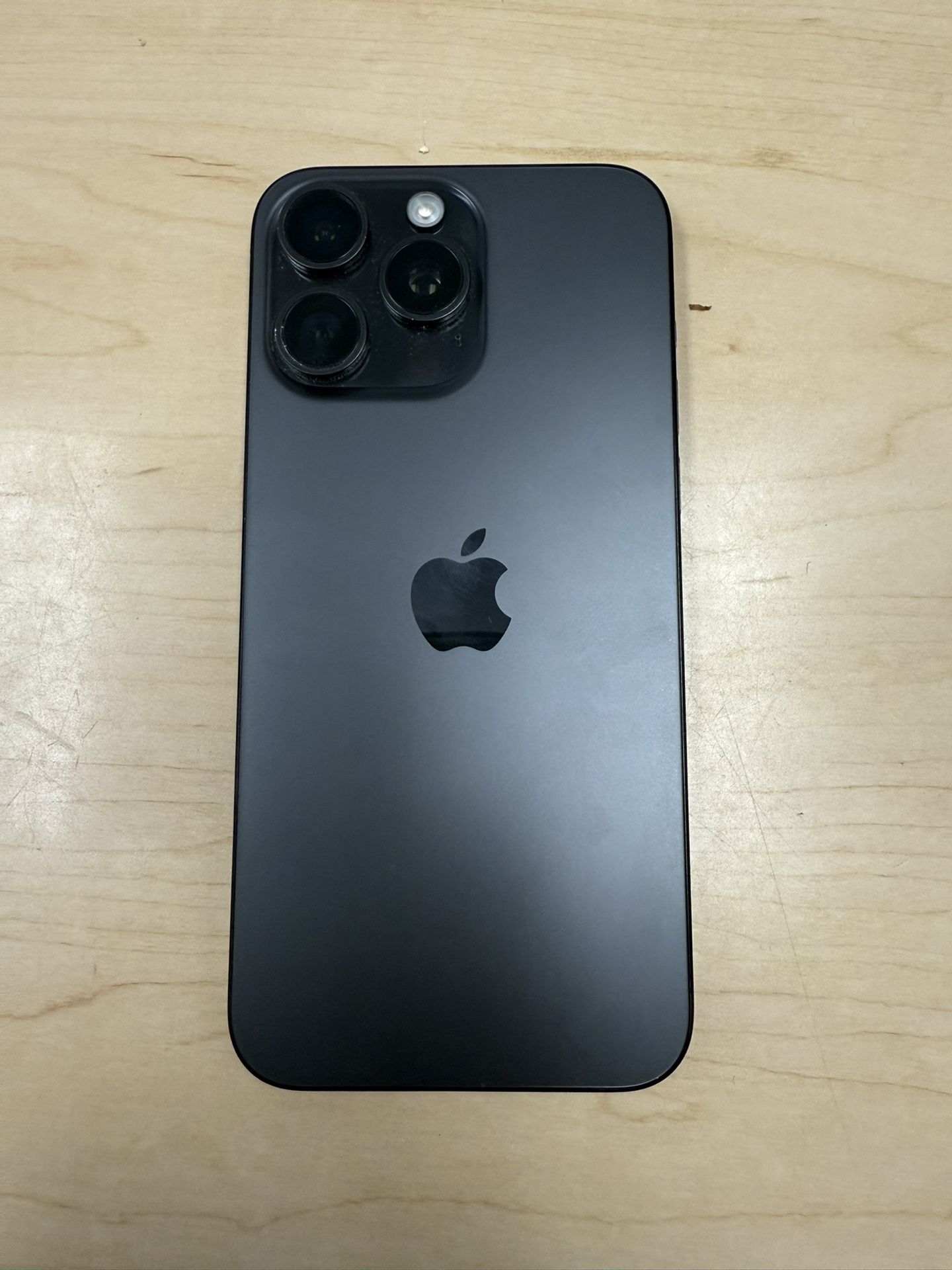 iphone 15 Pro Max 1TB ATT/cricket Only!