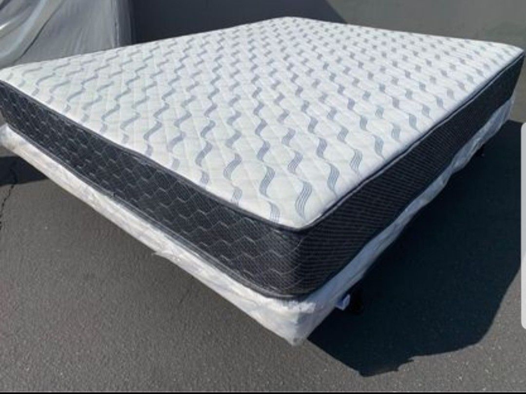 Queen Golden Supreme Mattress And Boxspring!