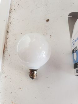 Light Bulb- Candelabra Base- 9 Pieces