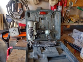 Hitachi 16 Gauge Nailer