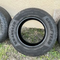 275/65R18 Tires