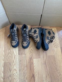 Nevados waterproof  tennis shoes