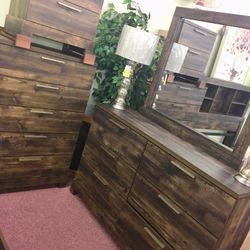 💥HUGE Blowout Furniture Sale!💥 Brand New 5PC Queen Size Bedroom Set! $50 Down Takes It Home Today!