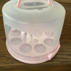 Cake Carrier With Lid 
