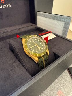 Tudor Black Bay 58 Green Dial 18k Gold, Full Set
